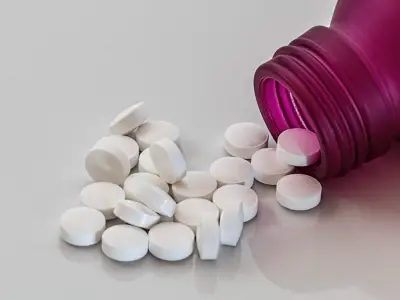 Scattered pills